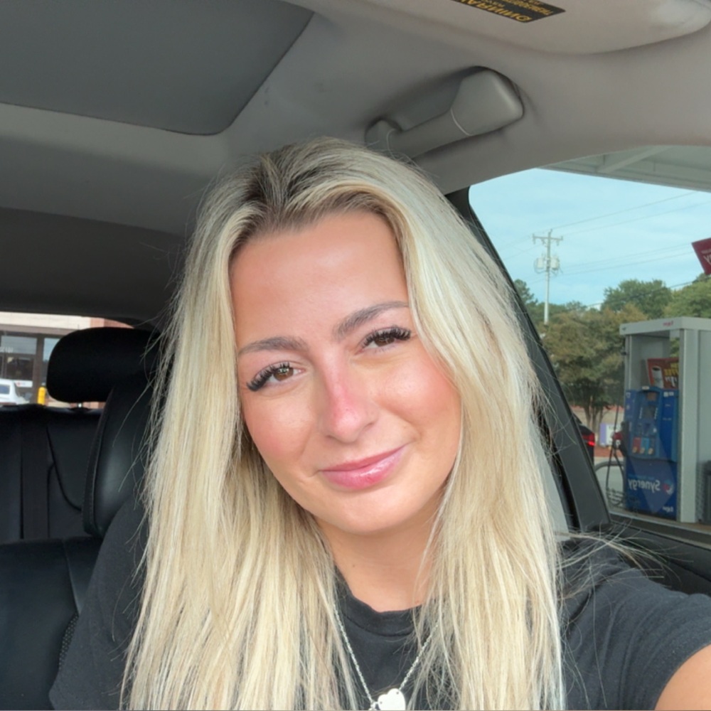 Meet your Posher, Olivia